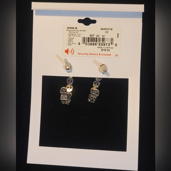 Lauren Conrad Silver Skull Hoop Earrings NWT - Picture 4 of 7